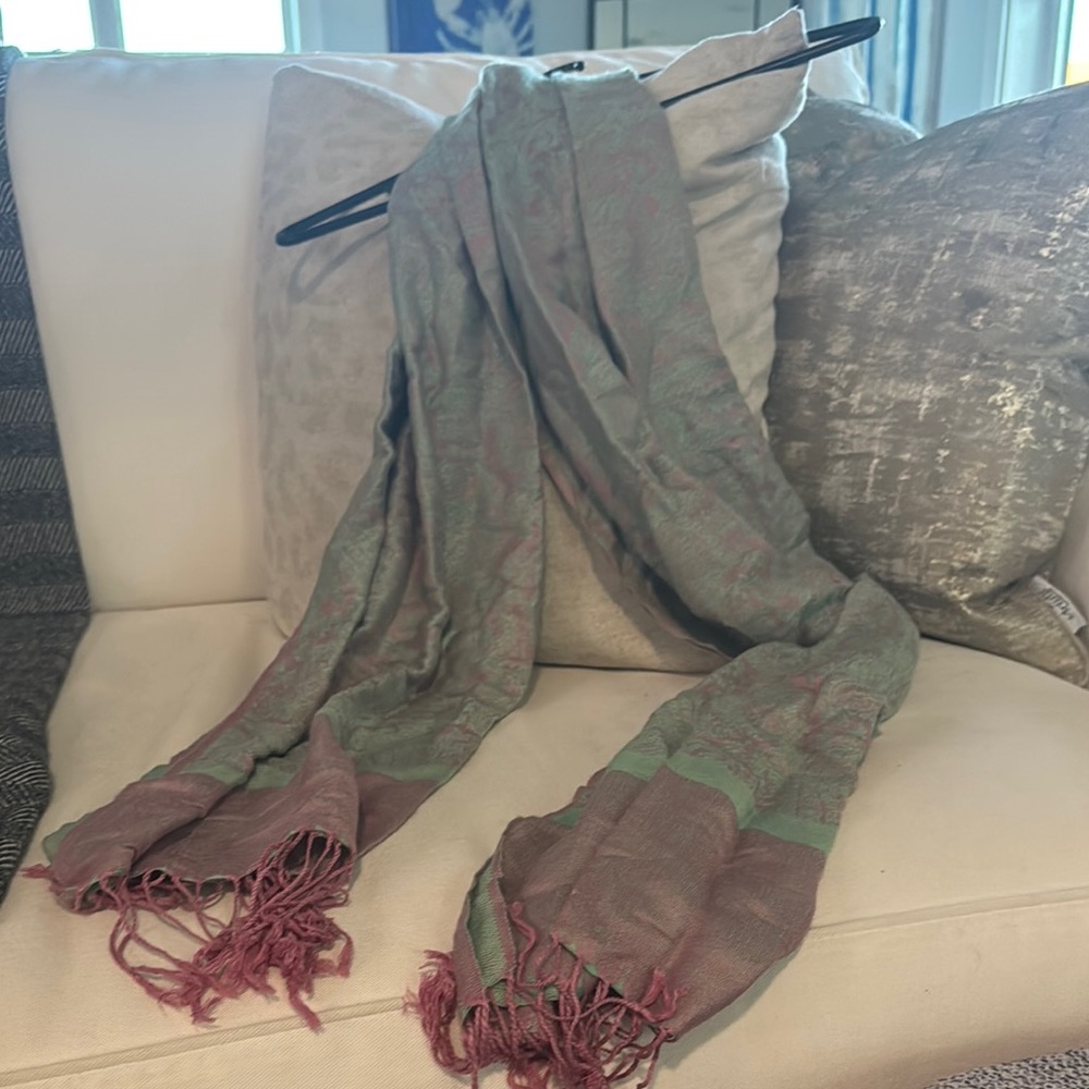 Green & pink iridescent scarf.